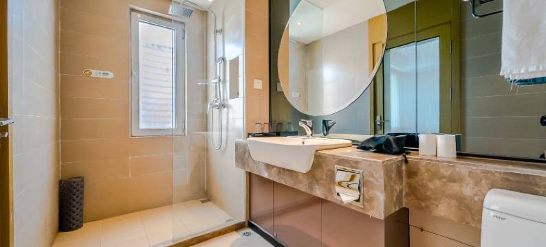 海明威大酒店(青岛CBD万达广场宁夏路地铁站店)图片