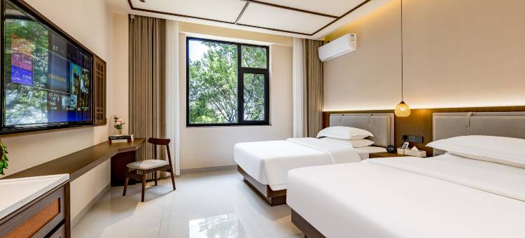 泊纳荟舍连锁酒店(盈江盈湖公园店)图片