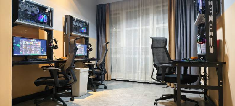 TK·星游电竞民宿(玉林金城中心十字街店)图片