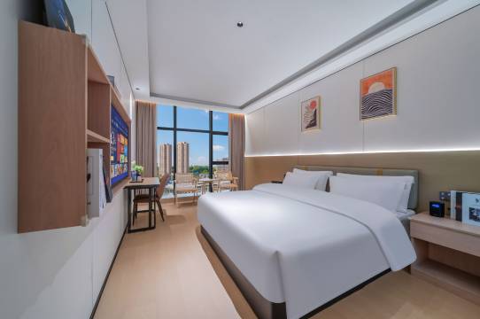 铂金智慧酒店(宝龙广场客运中心店)