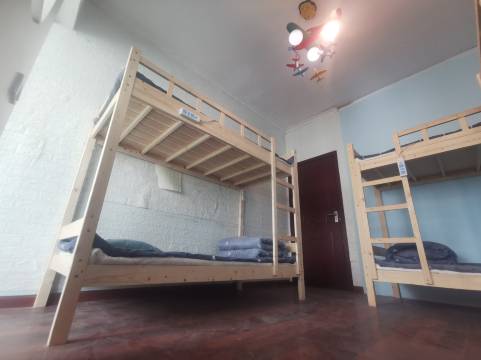 渐入佳境青年旅舍(武汉徐东地铁站店)