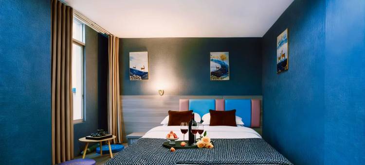 艾斯特丨城景·View云端设计师酒店 (岑溪市人民医院汽车总站店)图片