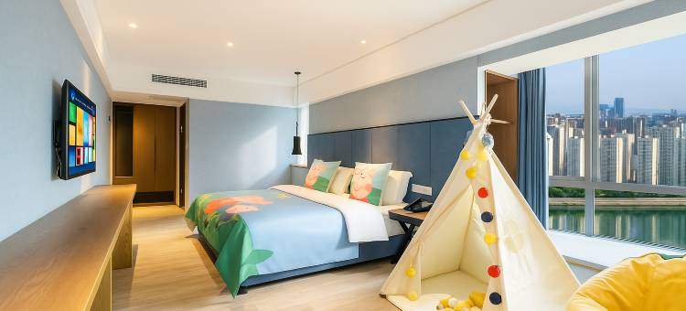 洛禾・云舍|一线河景Designer奢品酒店(珠江路美食广场万达店)图片