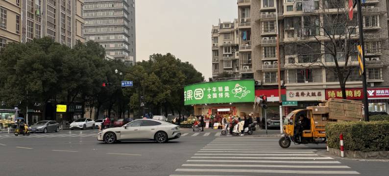杭州驿客行青年酒店(龙湖紫荆天街店)图片