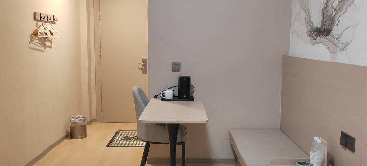 君凯乐酒店(襄阳华中光彩店)图片