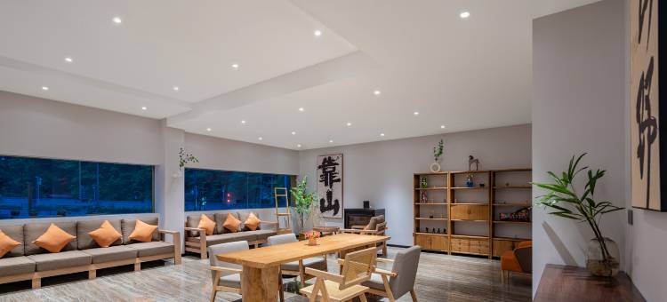 花筑·云野乡舍民宿(神农架大九湖国家公园景区入口坪阡古镇店)图片