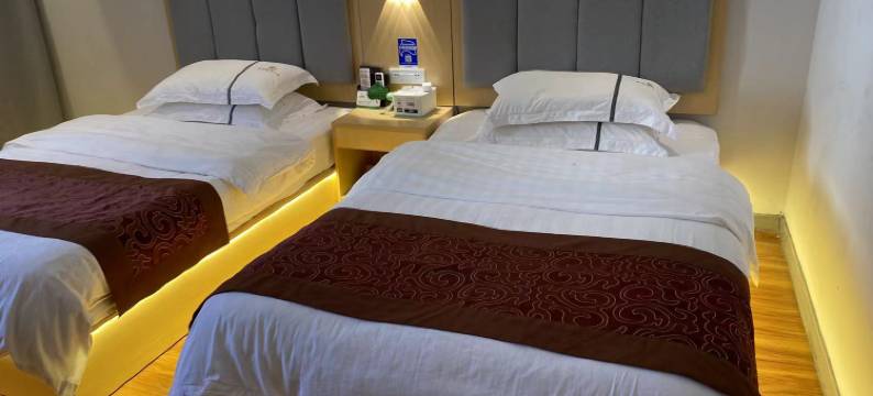 施秉新东方假日酒店图片