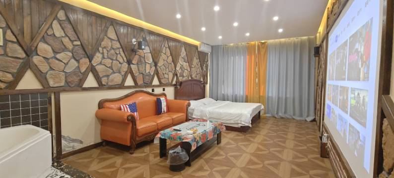 蜗居自助式情趣主题酒店(长春光华学院店)图片