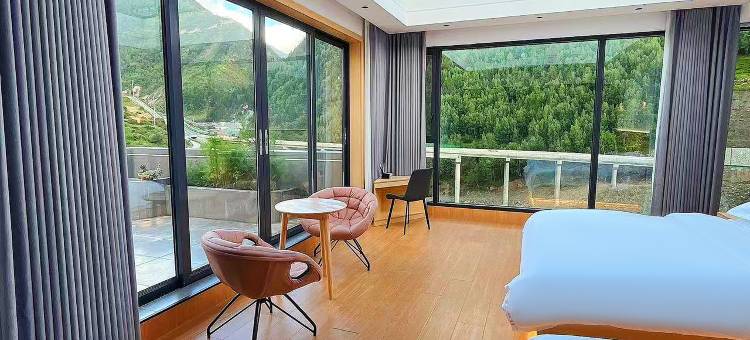望山·溪里dream高端设计师观山景美宿(四姑娘山店)图片