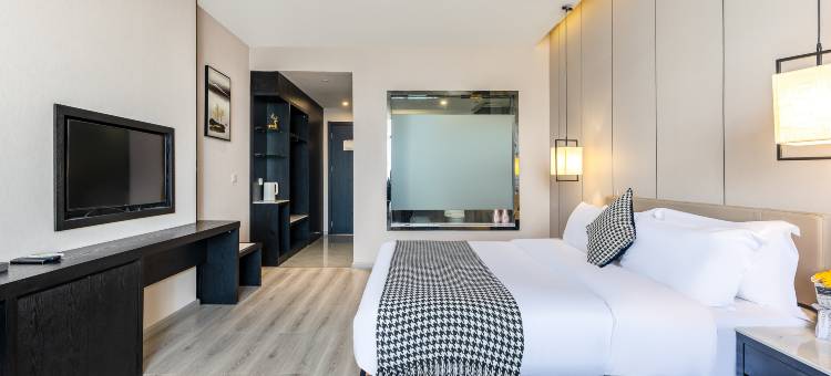 芒市宏顺艺术酒店(芒市广场店)图片