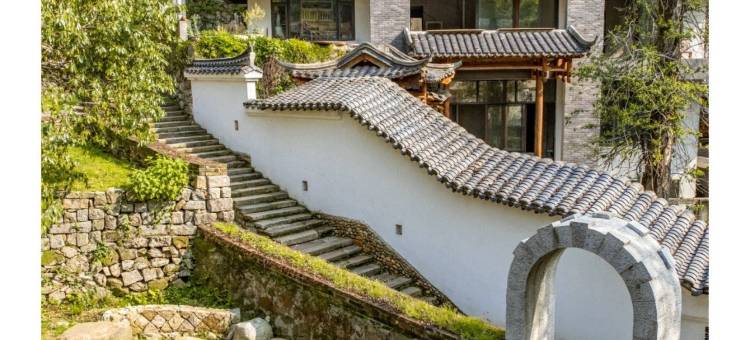 灰度艺舍·畔溪民宿(梅岭神龙潭店)图片