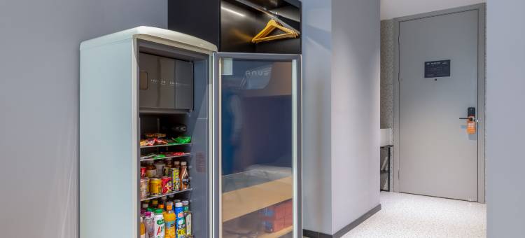 网鱼电竞酒店(成都339天府熊猫塔梁家巷地铁站店)图片