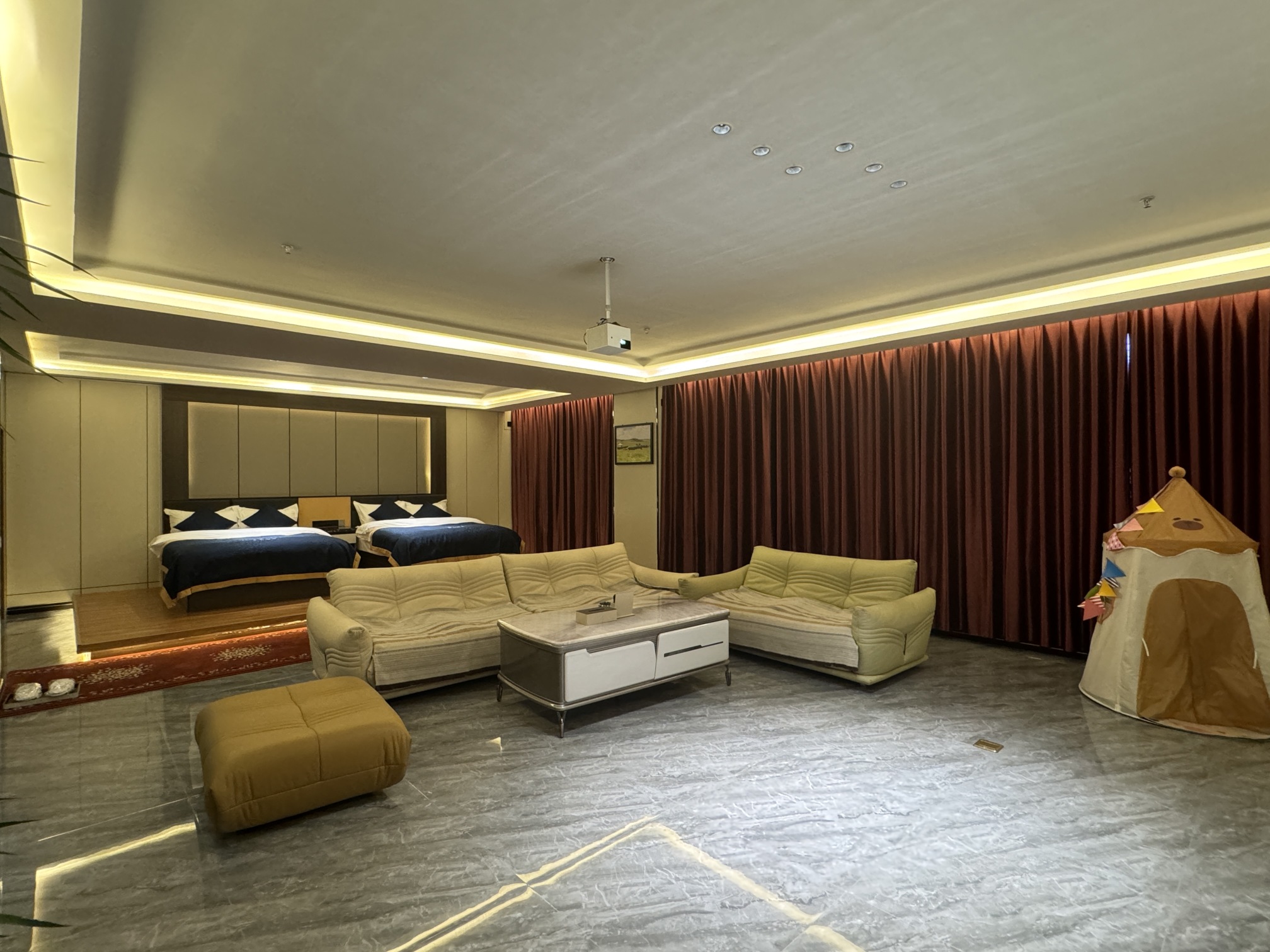 Jiduo Hotel, Mongolia Autonomous County, Henan Over view