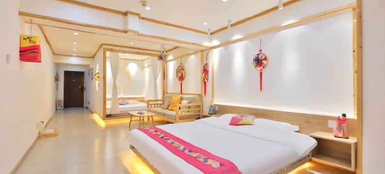 花田里 · 网红洞穴主题观影民宿(延吉延边大学西市场店)图片