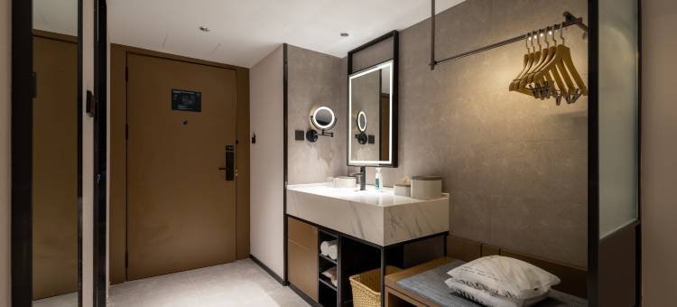 杭州西湖湖滨平海路亚朵酒店图片