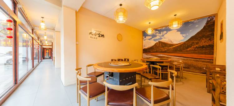 看山藏家情客栈(四姑娘山双桥沟景区店)图片