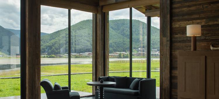 泸沽湖岚岳酒店图片