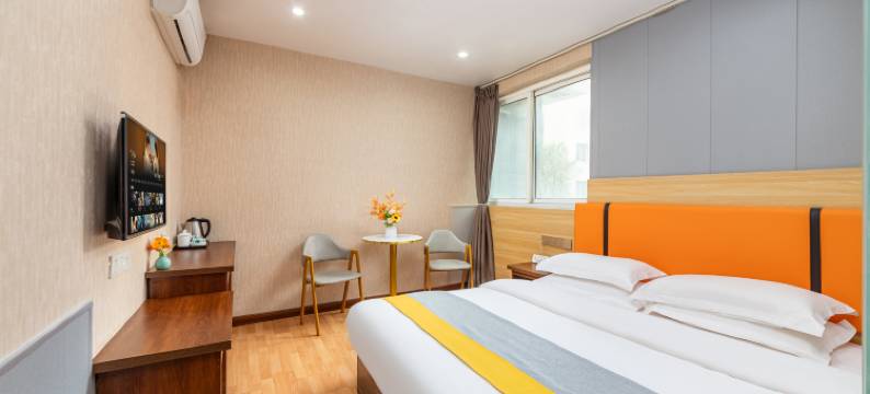 郑州乐驻假日酒店(经开广场地铁站店)图片