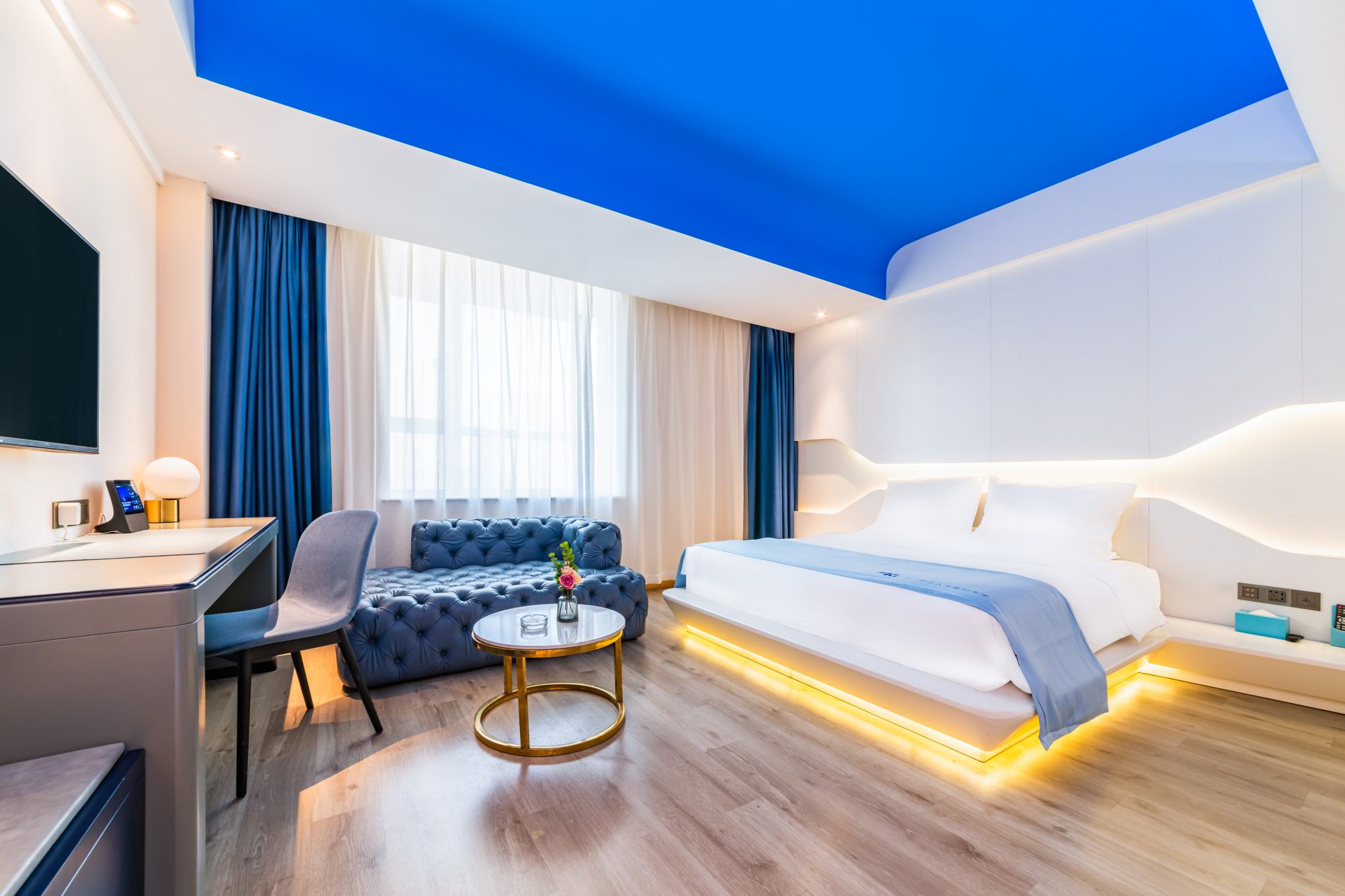 Lanou Hotel (Fuping Qianxilong Building Material Market) Over view