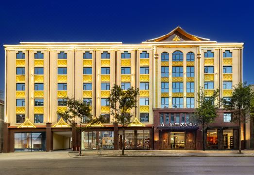 朵兰达V酒店（芒市广场芒市机场店）外景图