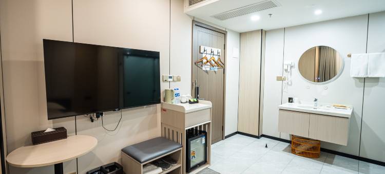 上海星鑫假日酒店(洲海路地铁站店)图片