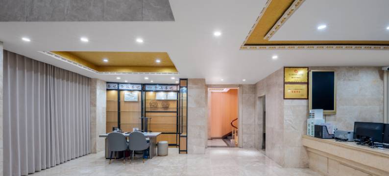 登鸿轻奢酒店(长沙县丁家岭警察学院店)图片