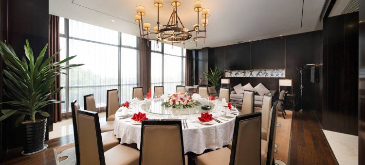 兴义国龙雅阁大酒店(穿云洞公园荷花巷步行街店)图片