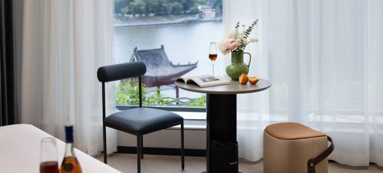 FunGee欢致酒店(枣阳浕水公园市政府店)图片