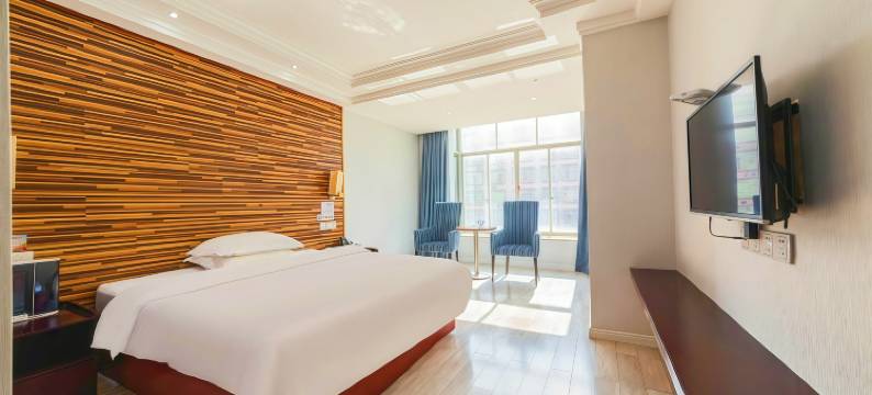 顺利假日酒店(高州市茂名大道城东车站店)图片