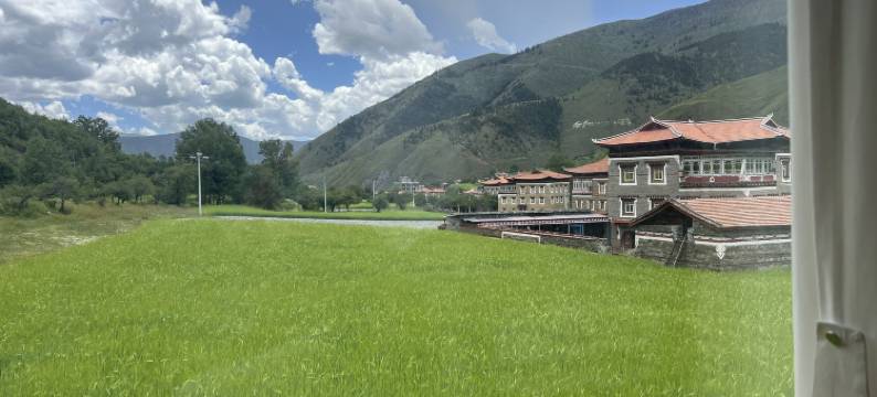 甲根坝央阔卓康民宿图片