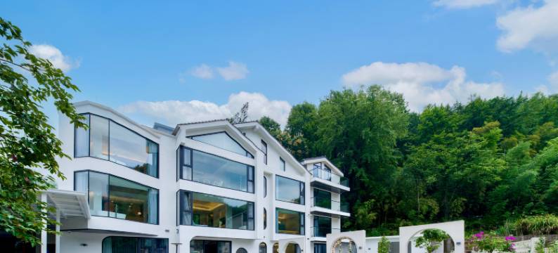 安吉山隐逸宿·Villa纯白设计师私汤温泉度假美宿(余村店)图片