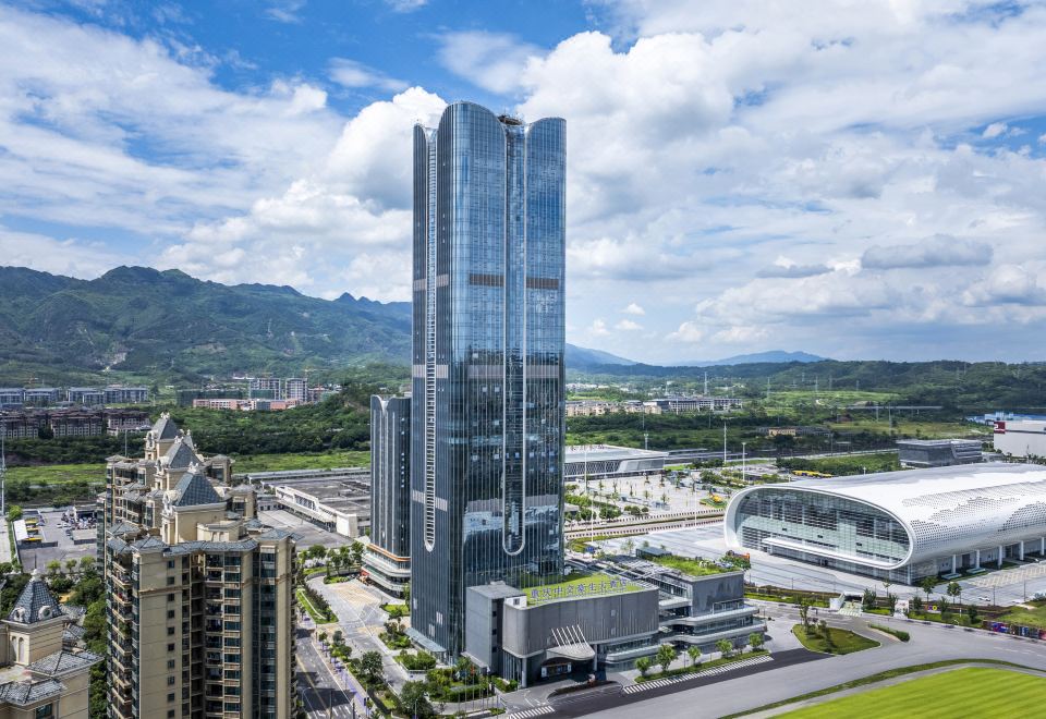 On construction外景图