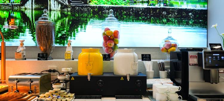 艺龙万国酒店(无锡新吴区假日广场店)图片