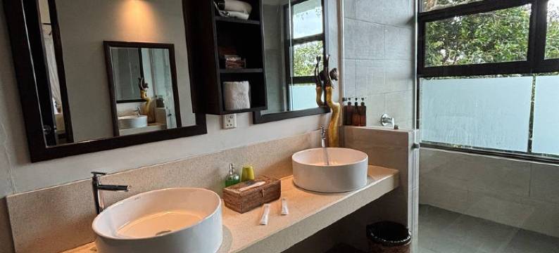 艾姆帮雨林度假酒店(Ambong Rainforest Retreat)图片