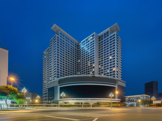 丽呈睿轩酒店(乐山张公桥美食街店)