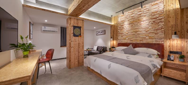 逸品居(广州新白云国际机场形象店)图片