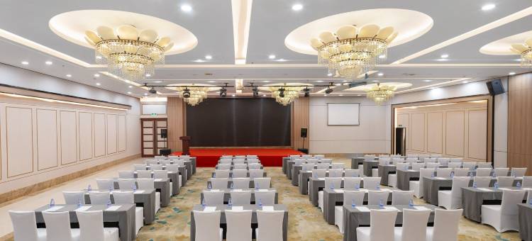 云麗国际酒店(广州白云国际会议中心百信广场店)图片