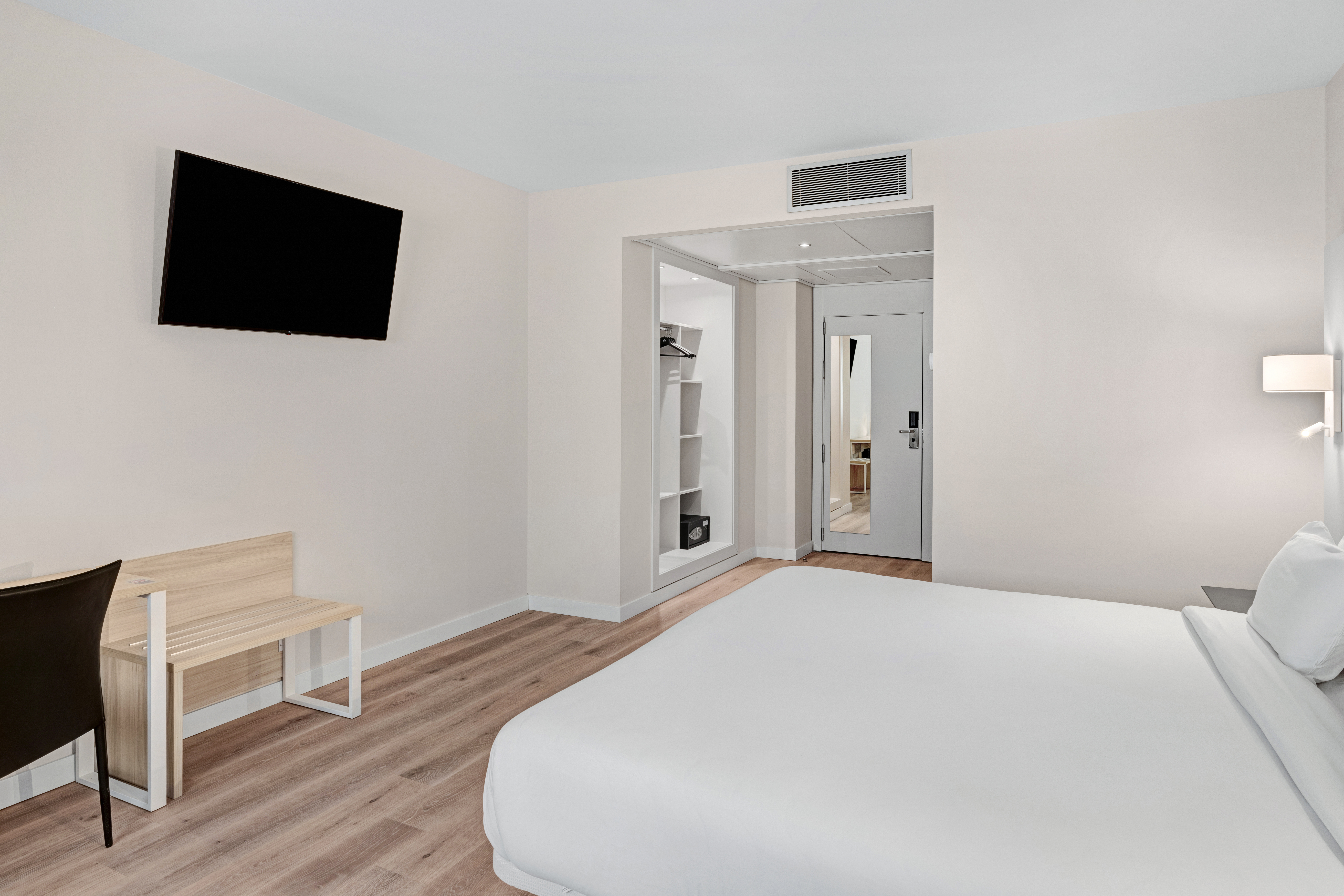 B&B HOTEL Ciudad de LleidaOver view