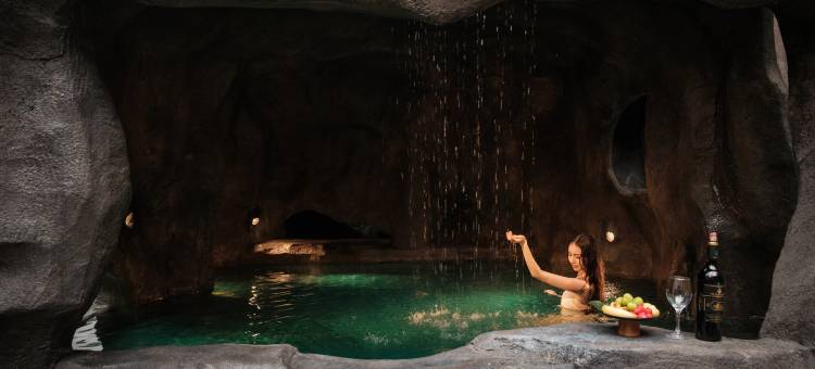 洞天府邸·双龙洞竹筏溯溪私汤度假酒店图片