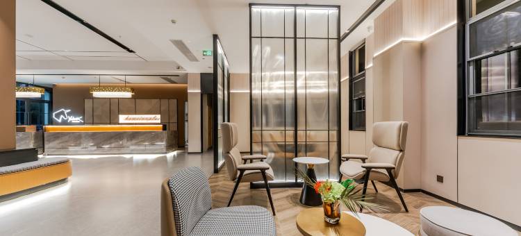 YUNIK电竞酒店(杭州良渚古城遗址公园店)图片