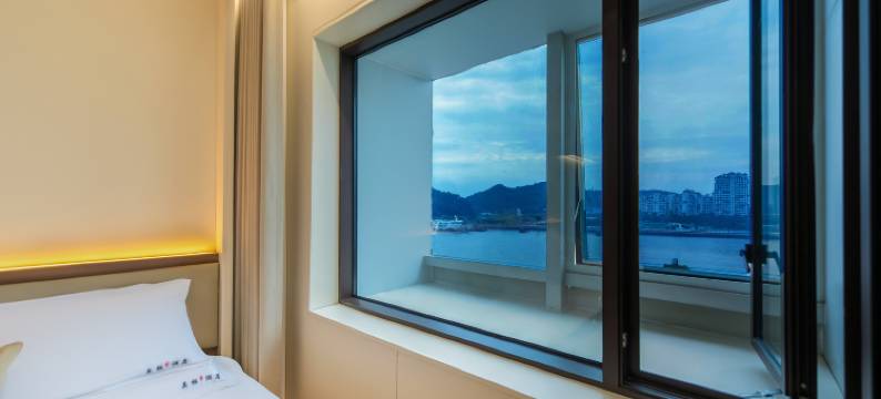 舟山熹栎禅意酒店(沈家门半升洞码头店)图片