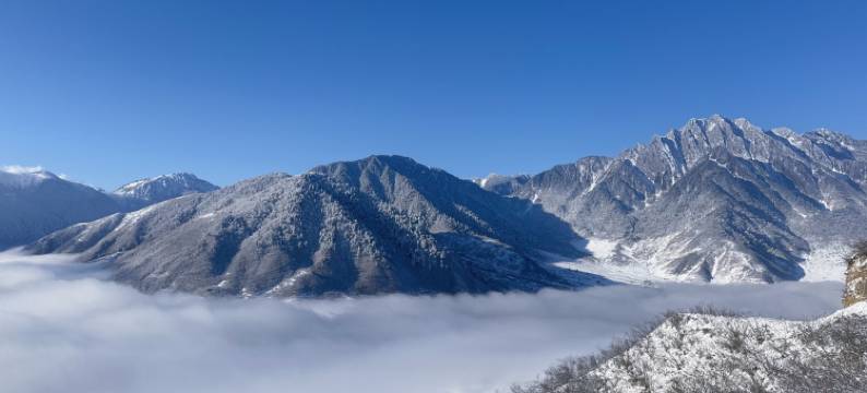 冶勒湖漫途山居民宿图片