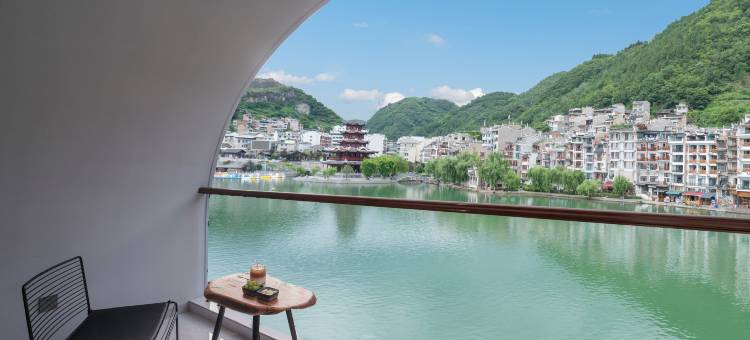 源墅设计师美学景宿(镇远古城新大桥店)图片