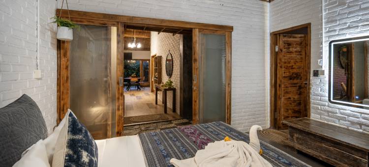 Vila Ju Ju, 3BR Industrial - Tropical Villa - Perernan图片