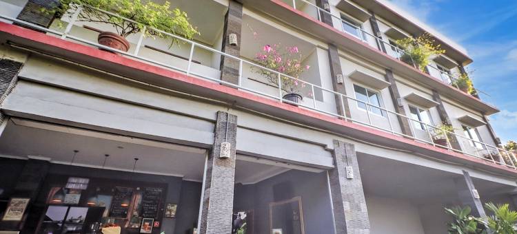 Townhouse Oak near Beach Walk Shopping Mall formerly Su's Cottages Legian图片