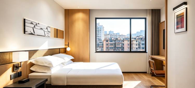 SFEEL设计师酒店(景德镇人民广场陶阳里店)图片