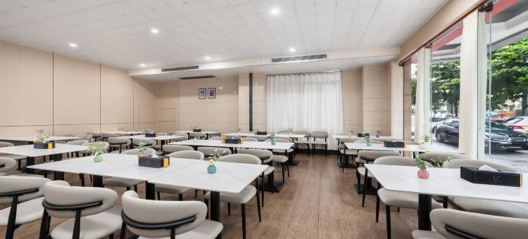 维也纳智好酒店(湛江海滨公园观海长廊店)图片
