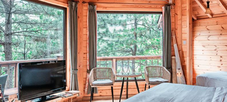 云峰山童话树屋图片