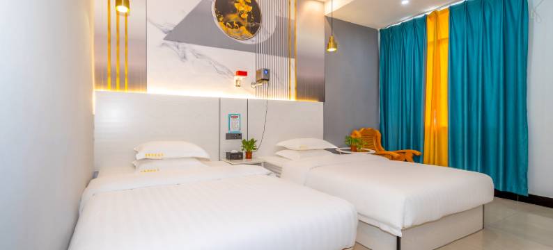 荔浦蓝雅滨江酒店图片