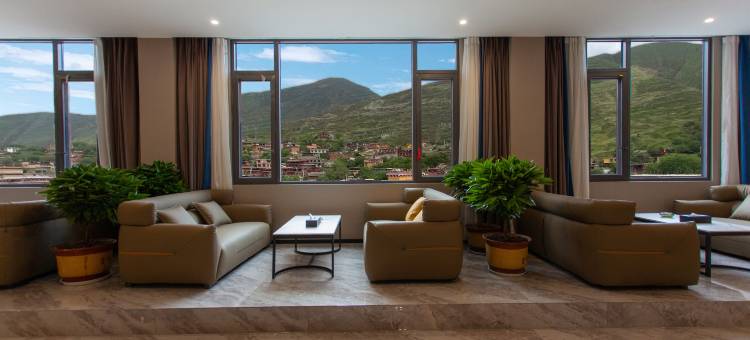 派酒店(巴塘中山广场店)图片